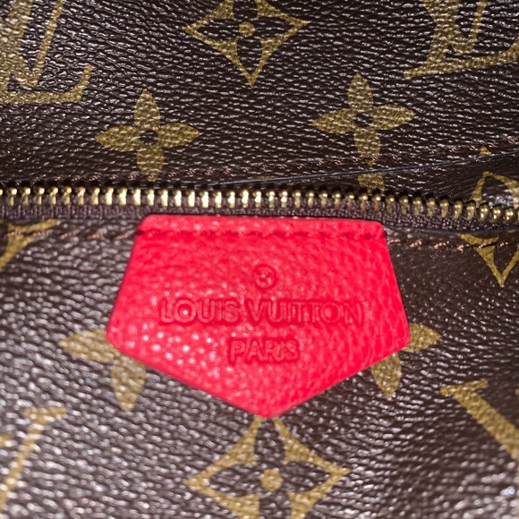 Backpack - Picture 2 of 6